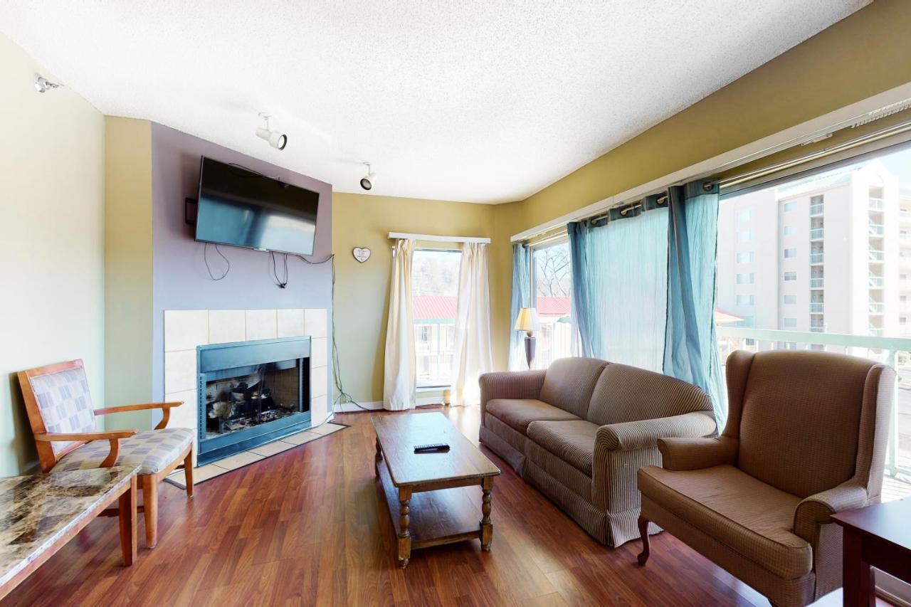 Pigeon Forge Paradise Room photo