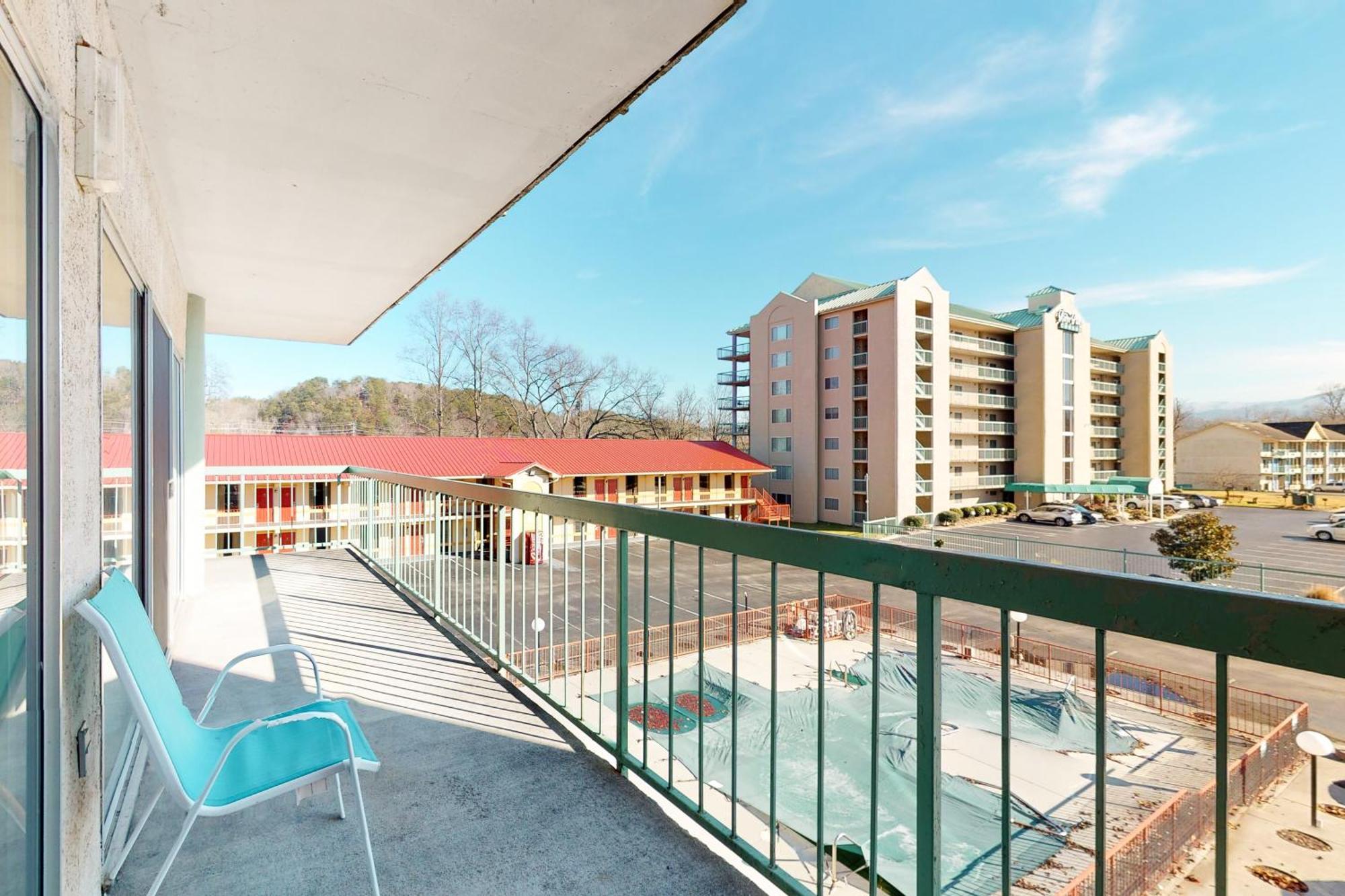 Pigeon Forge Paradise Room photo