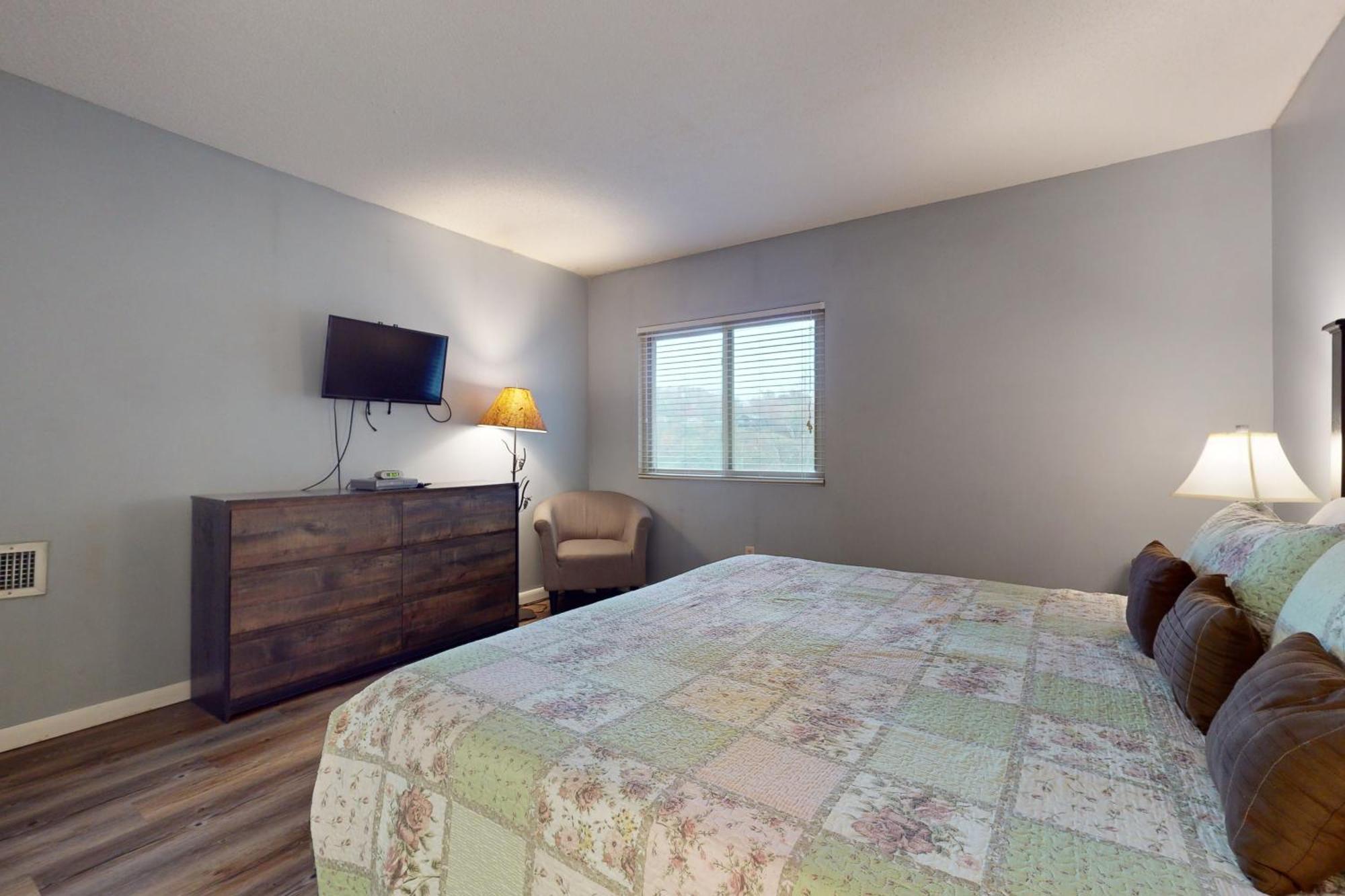 Pigeon Forge Paradise Room photo